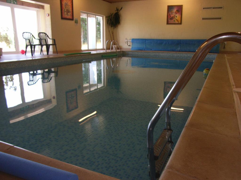 Ivy Tower Cottages Saint Florence Екстер'єр фото